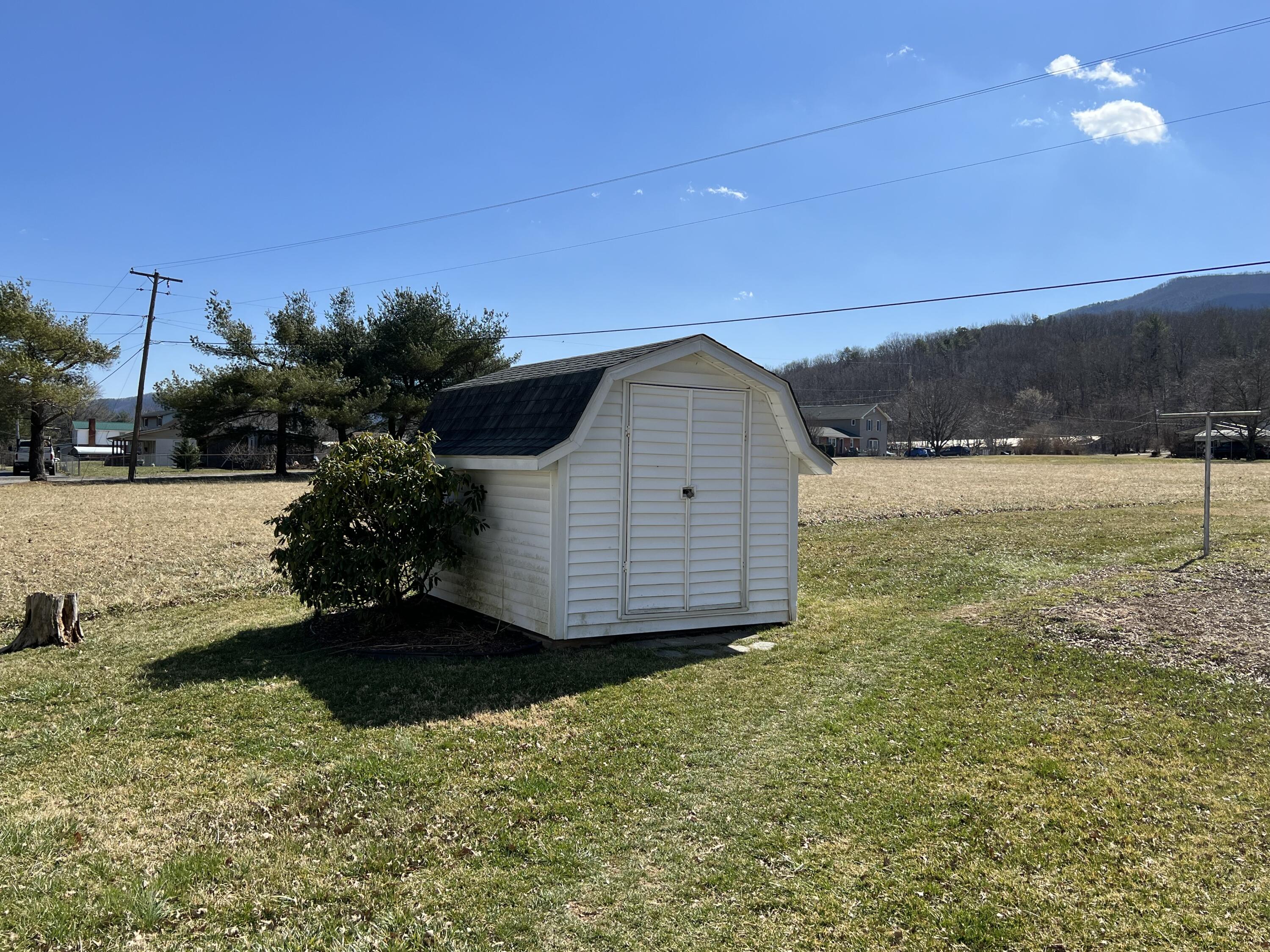 3884 Bradshaw Road Salem, VA 24153 - Photo 29 of 33 IMG_2508