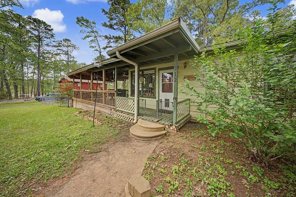 212 Winding Way Broaddus, TX 75929 - Photo 3 of 26