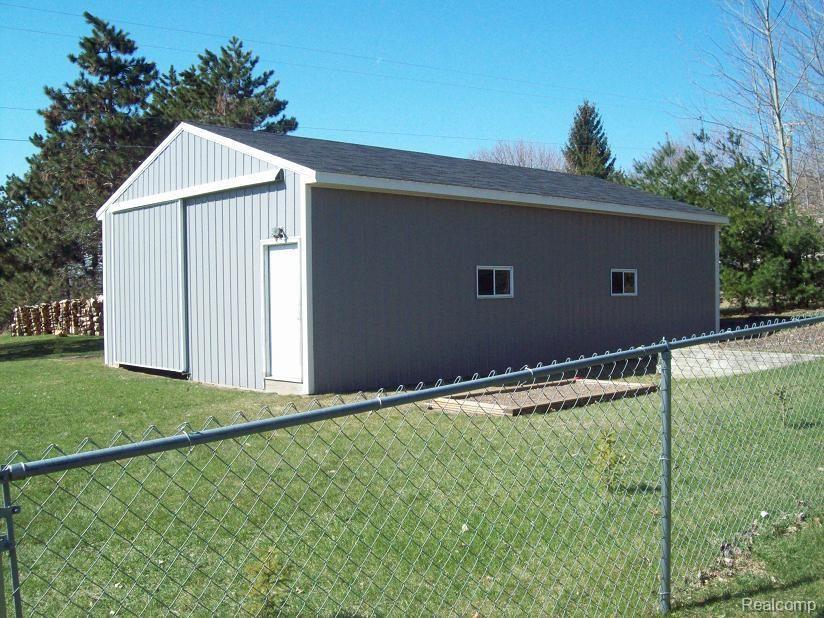 3452 Green Corners Road Lapeer, MI 48446 - Photo 9 of 11 POLE BARN