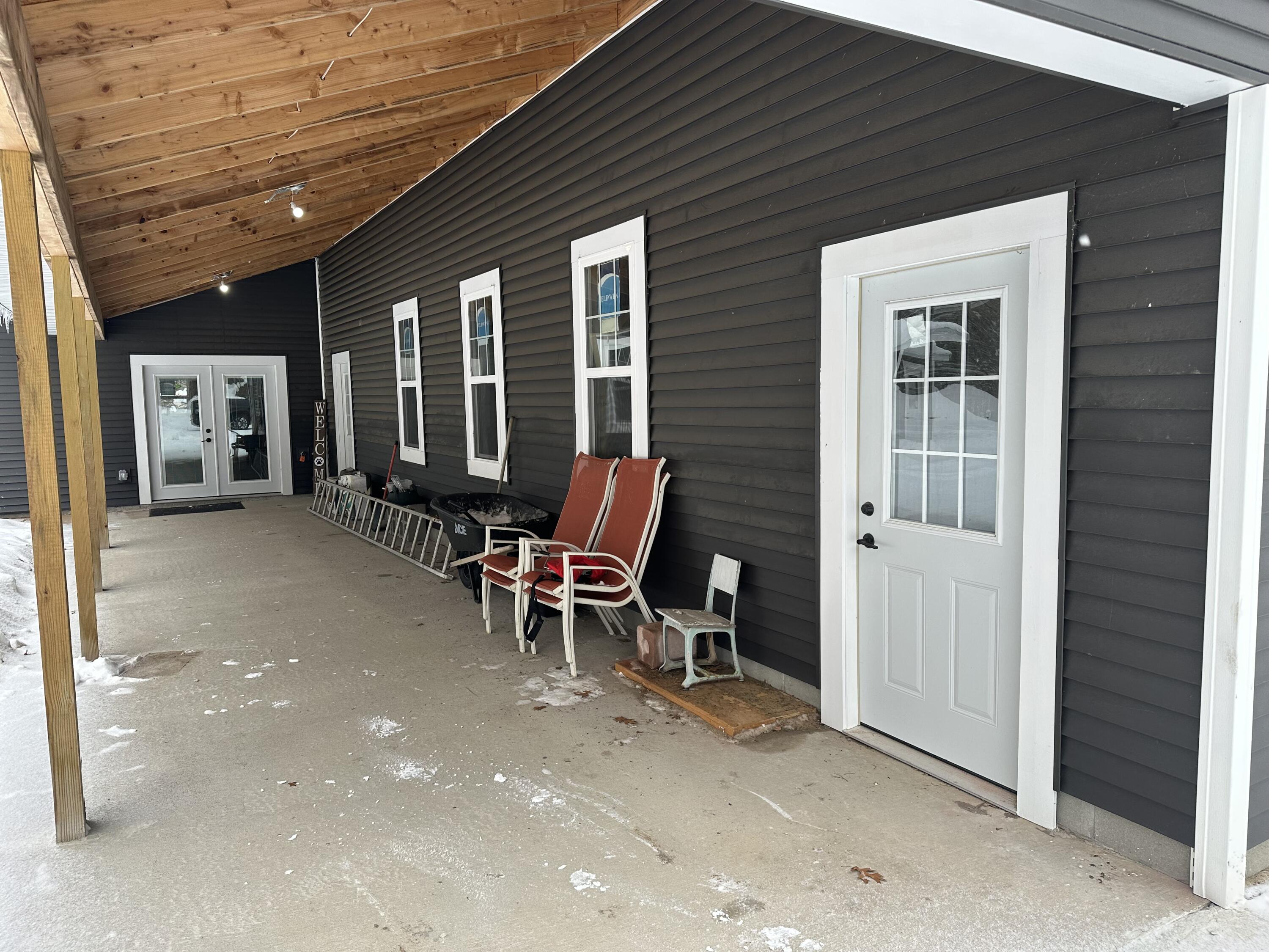 604 Beaver Road Bitely, MI 49309 - Photo 20 of 104 Covered sitting area