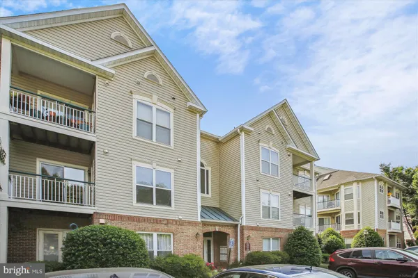 $2,850 | 6533 Grange Lane, Unit 301, Alexandria, VA 22315