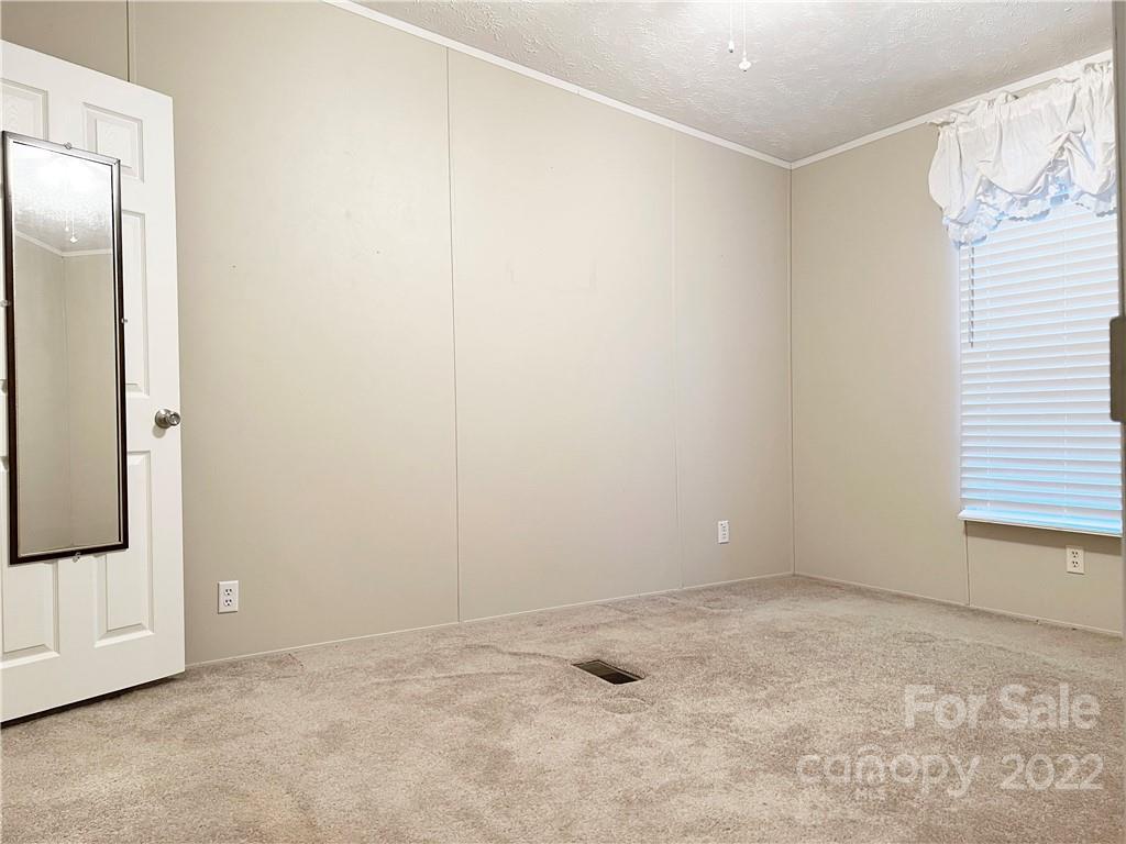 136 River Ridge Lane Hickory, NC 28601 - Photo 15 of 23 Gallery Image 15