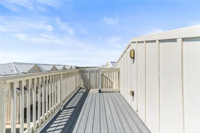 a view of back yard of the house