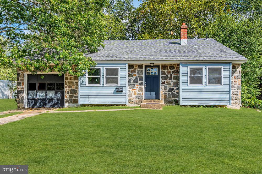 211 Chatham Drive Lindenwold, NJ 08021 - Photo 2 of 42 a front view of a house with a garden