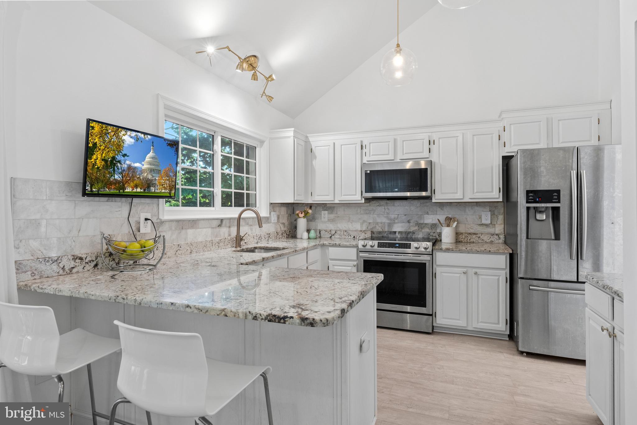9030 Chestnut Ridge Road Fairfax Station, VA 22039 - Photo 11 of 48