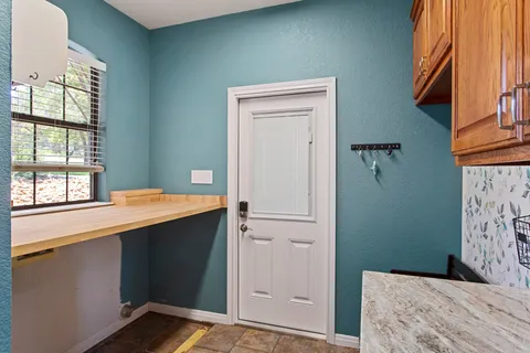 $975,000 | 1121 Kings Cove Drive, Canyon Lake, TX 78133