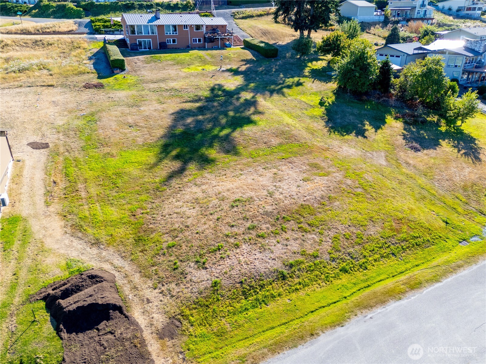 4 East Maplewood Loop Oak Harbor, WA 98277 - Photo 10 of 14