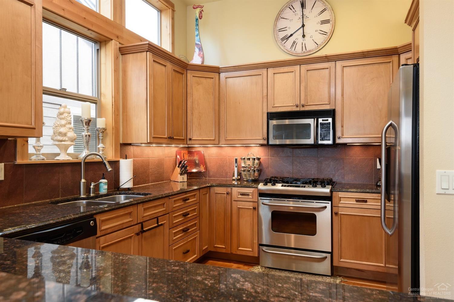 867 Southwest Blakely Road Bend, OR 97702 - Photo 4 of 18 Additional Photo
