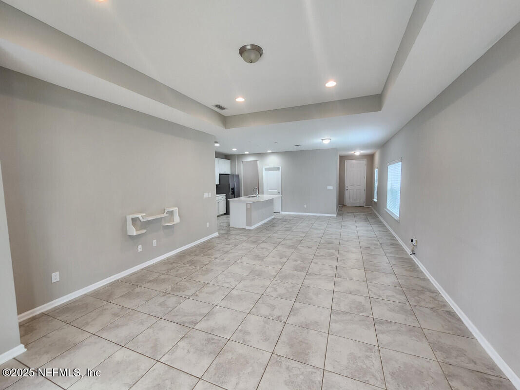 855 Sycamore Way Orange Park, FL 32073 - Photo 18 of 43 a view of a hallway
