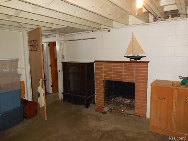 2220 Highfield Road Waterford, MI 48329 - Photo 19 of 30 19.jpg