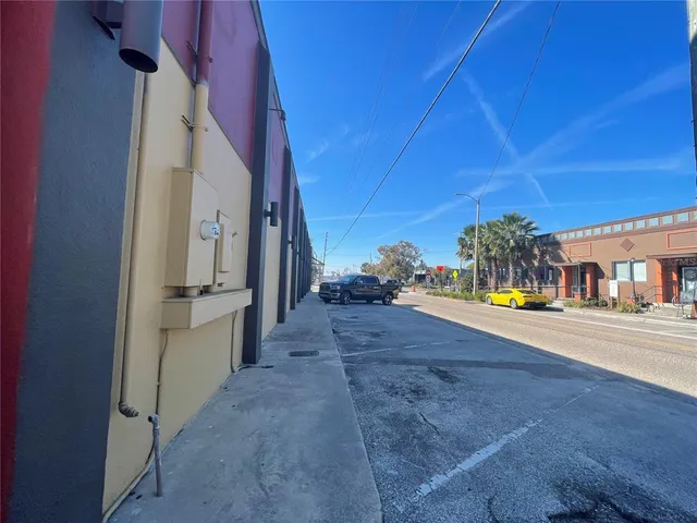 $13 | 231 North Grove Street, Eustis, FL 32726