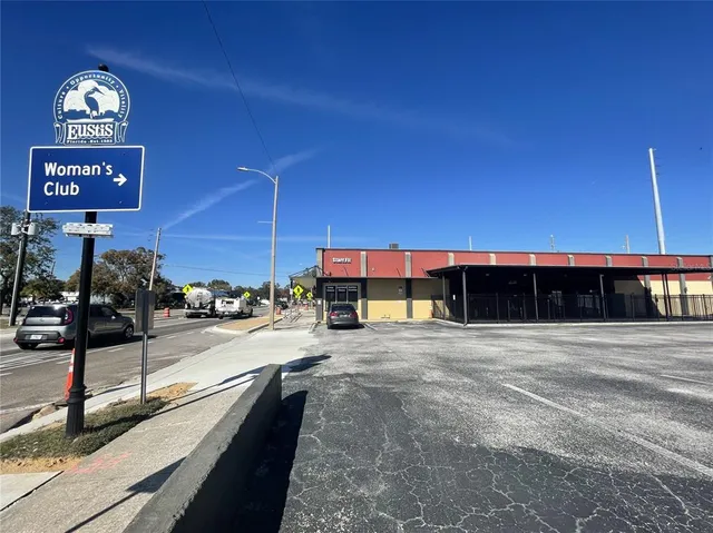 $13 | 231 North Grove Street, Eustis, FL 32726