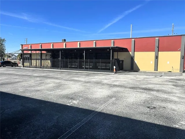 $13 | 231 North Grove Street, Eustis, FL 32726