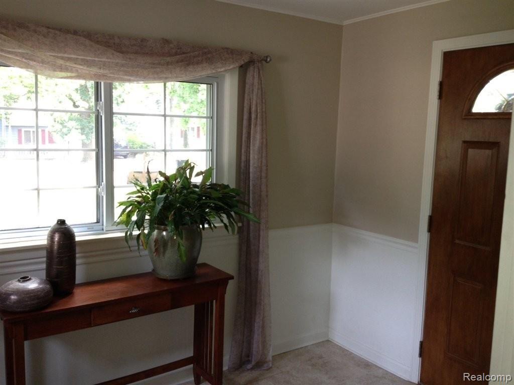 2828 Weaverton Rochester, MI 48307 - Photo 4 of 18 photo (4).JPG