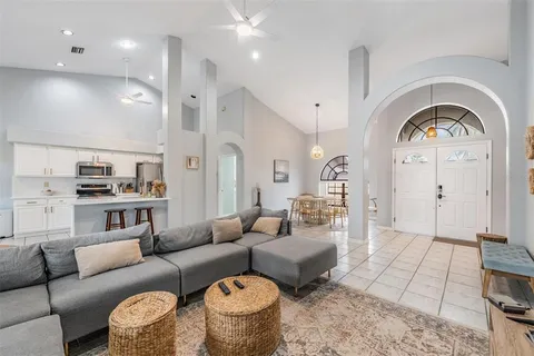 $485,000 | 821 Greenview Drive, Apollo Beach, FL 33572