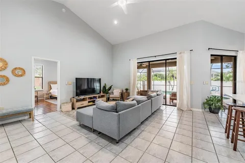 $485,000 | 821 Greenview Drive, Apollo Beach, FL 33572