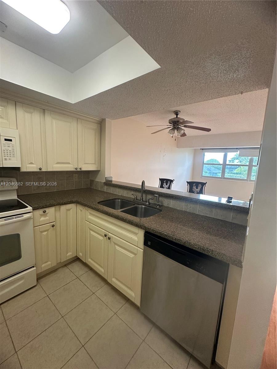 9500 Southwest 3rd Street, Unit 254 Boca Raton, FL 33428 - Photo 7 of 24