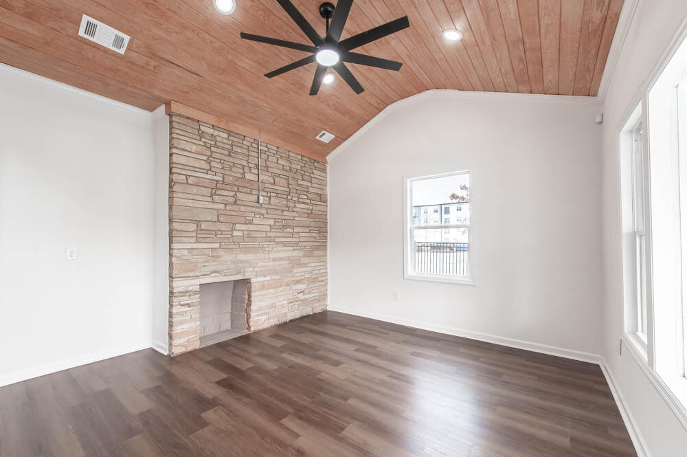 1421 Hunter Street Augusta, GA 30901 - Photo 4 of 19 Living Room!