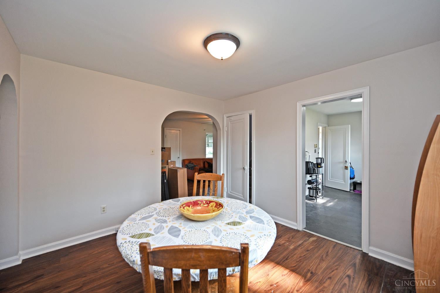 1244 Sutton Road Cincinnati, OH 45230 - Photo 13 of 35