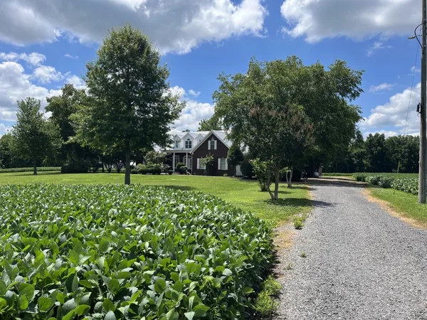 $980,000 | 3501 West W Highway, Hornbeak, TN 38232