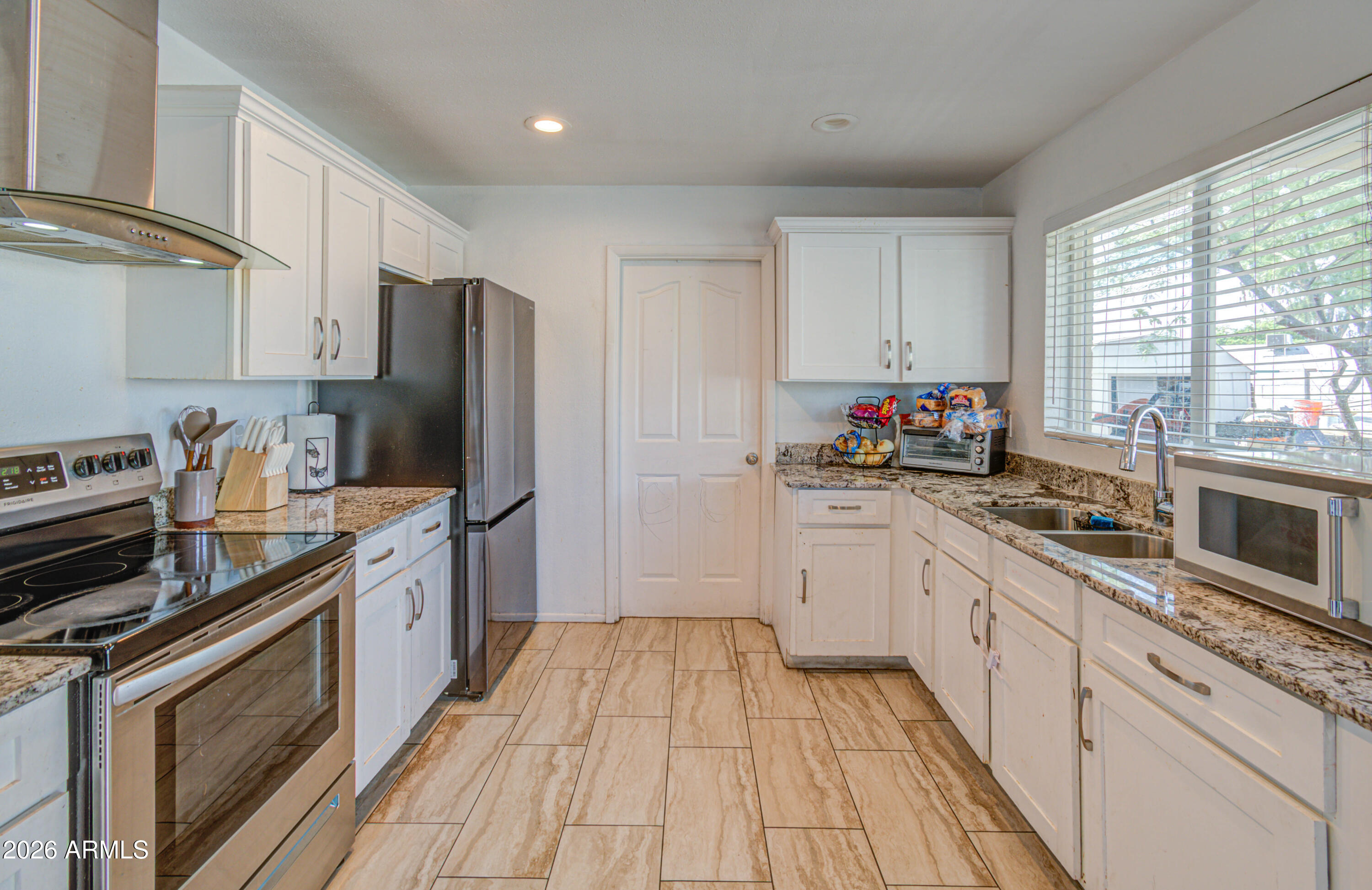 7530 West Roma Avenue Phoenix, AZ 85033 - Photo 12 of 40 Kitchen 1