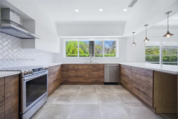 $4,900,000 | 2300 South Miami Avenue, Miami, FL 33129