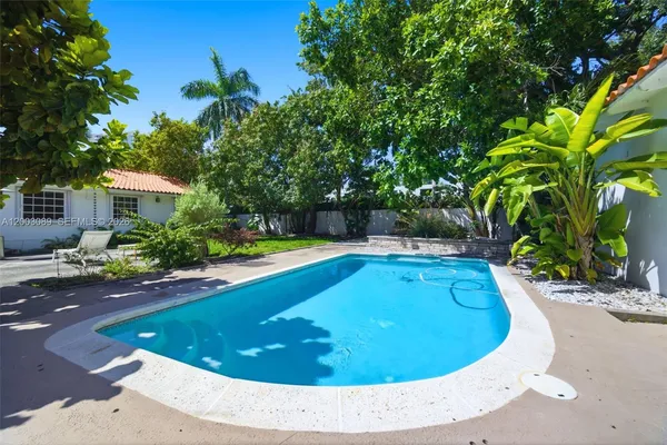 $4,900,000 | 2300 South Miami Avenue, Miami, FL 33129
