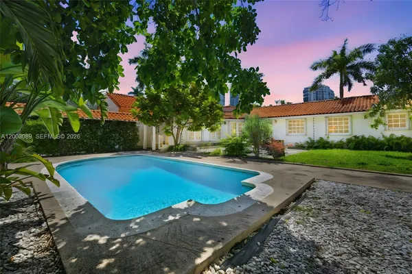 $4,900,000 | 2300 South Miami Avenue, Miami, FL 33129
