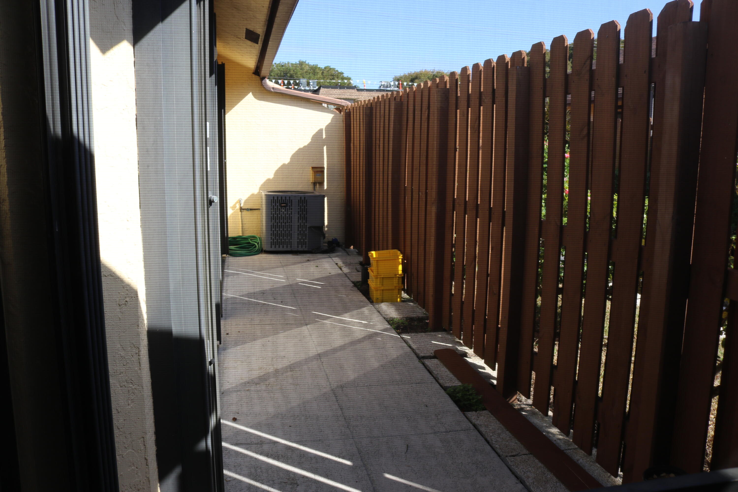 403 Springdale Circle Palm Springs, FL 33461 - Photo 3 of 45 Fenced