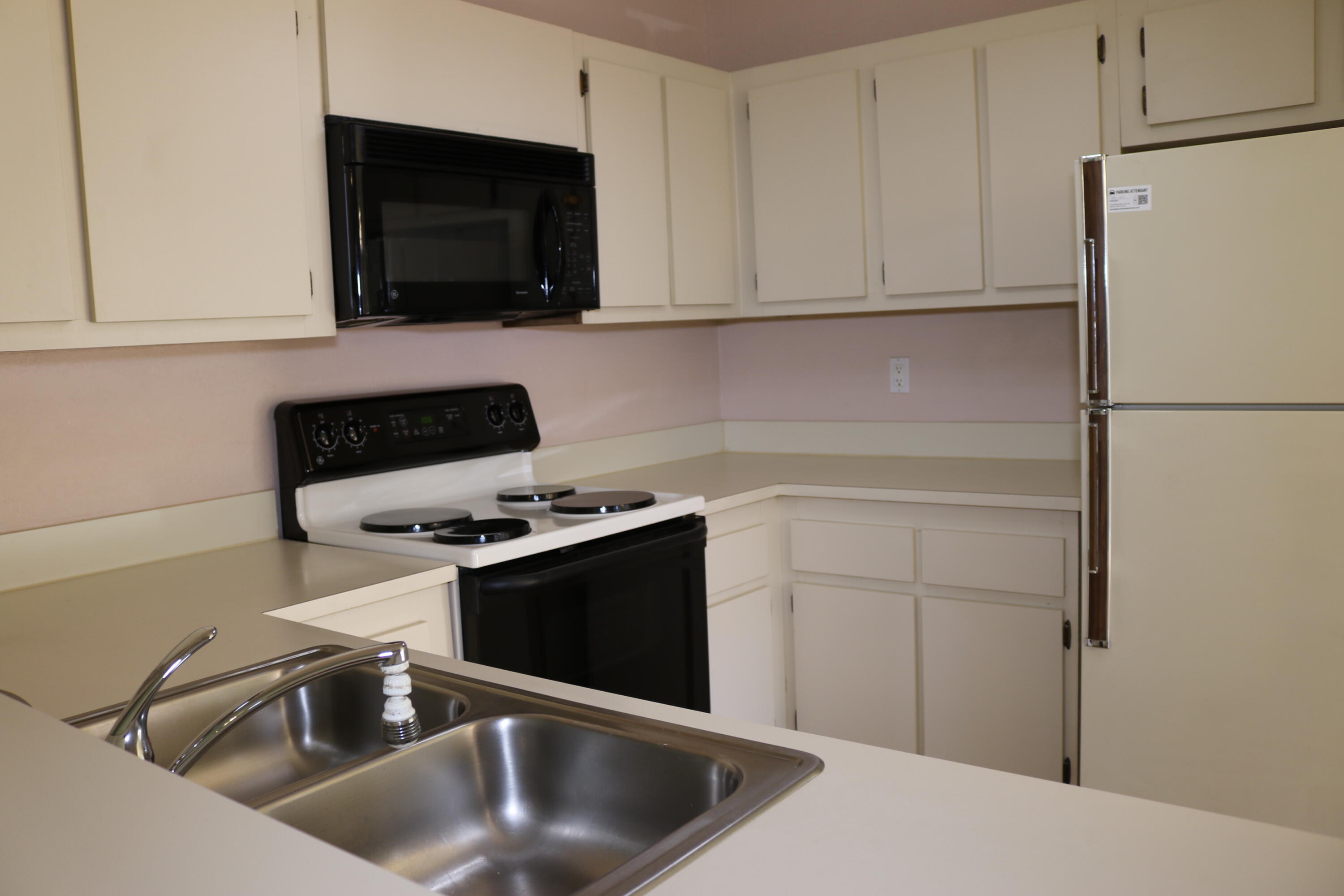 403 Springdale Circle Palm Springs, FL 33461 - Photo 9 of 45 Plenty Cabinets