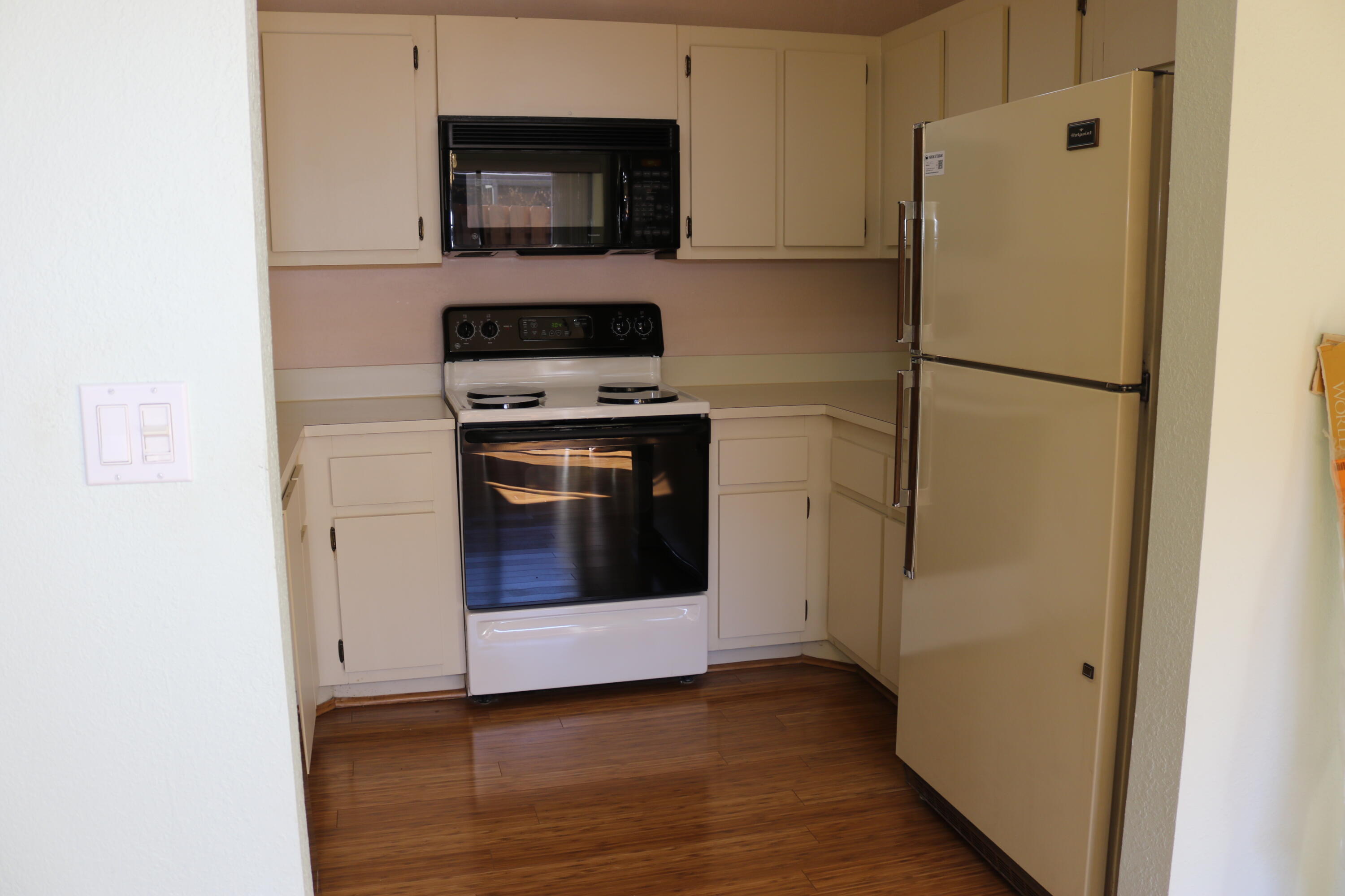 403 Springdale Circle Palm Springs, FL 33461 - Photo 10 of 45 Newer stove/Microwave