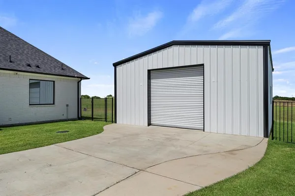 $699,999 | 4761 Sarah Drive, Caddo Mills, TX 75135