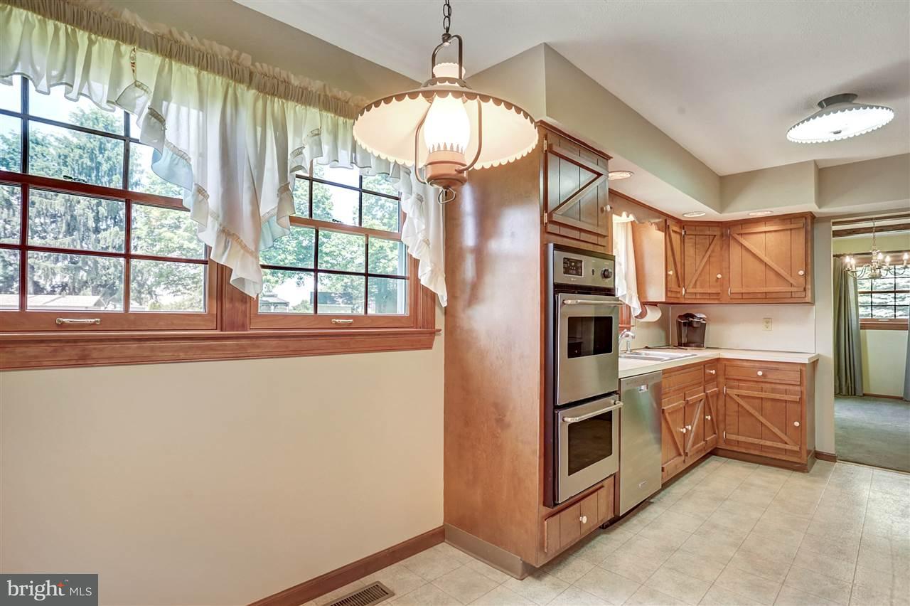 4336 Snavely Road Elizabethtown, PA 17022 - Photo 8 of 16 Gallery Image 8