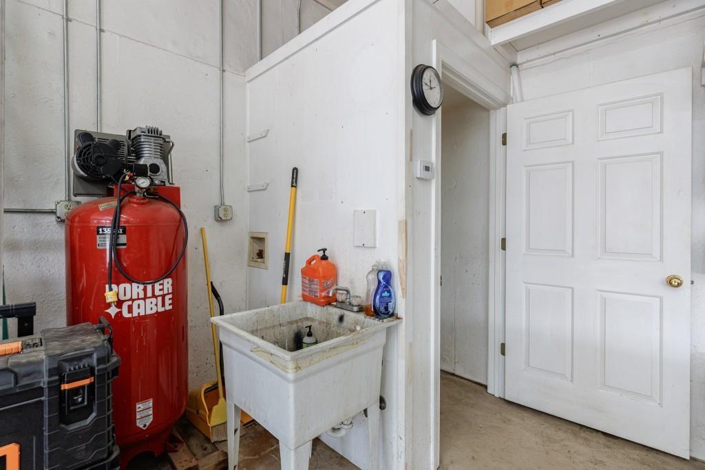 390 Alpine Drive Roswell, GA 30075 - Photo 34 of 53