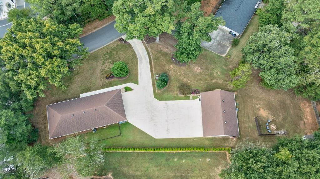 390 Alpine Drive Roswell, GA 30075 - Photo 5 of 53