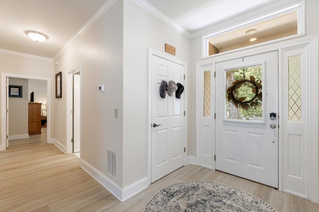 390 Alpine Drive Roswell, GA 30075 - Photo 7 of 53