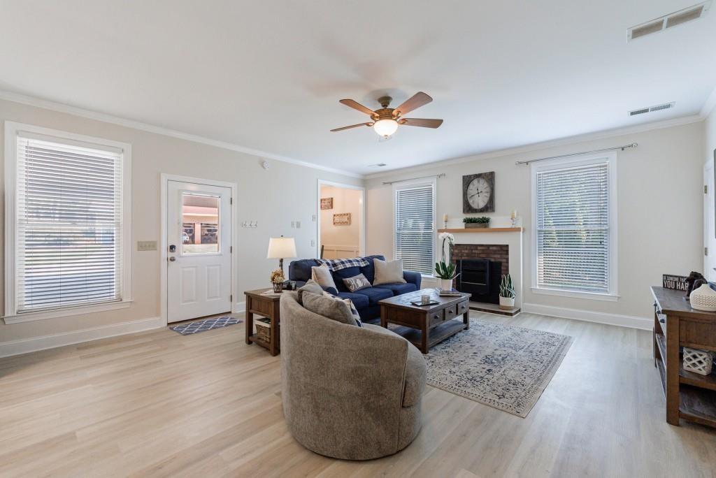 390 Alpine Drive Roswell, GA 30075 - Photo 9 of 53