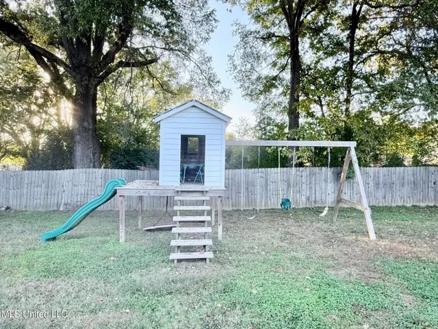 $284,999 | 123 Keestone Drive, Senatobia, MS 38668