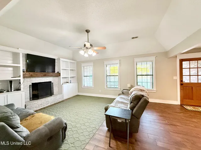 $284,999 | 123 Keestone Drive, Senatobia, MS 38668