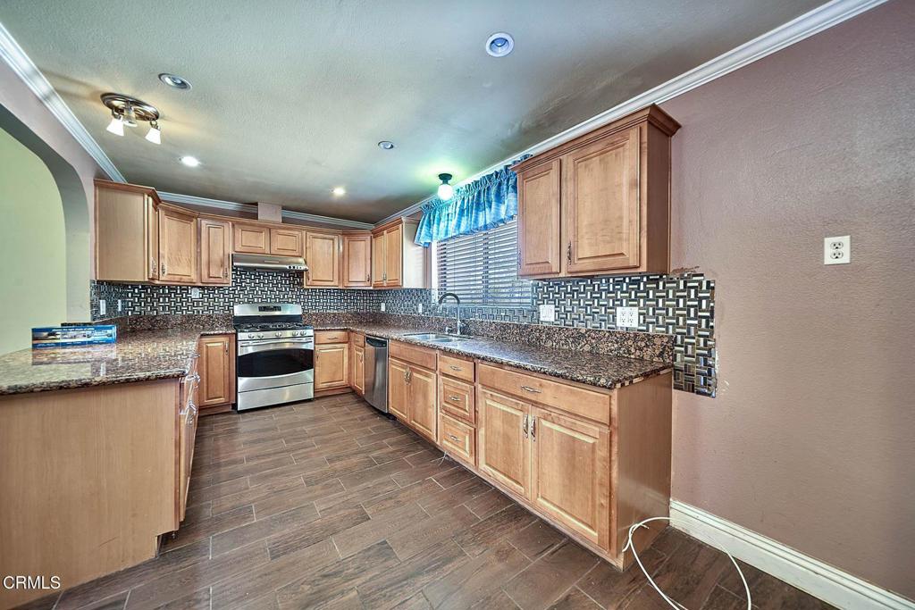 9020 Pionero Road Pinon Hills, CA 92372 - Photo 15 of 71 42