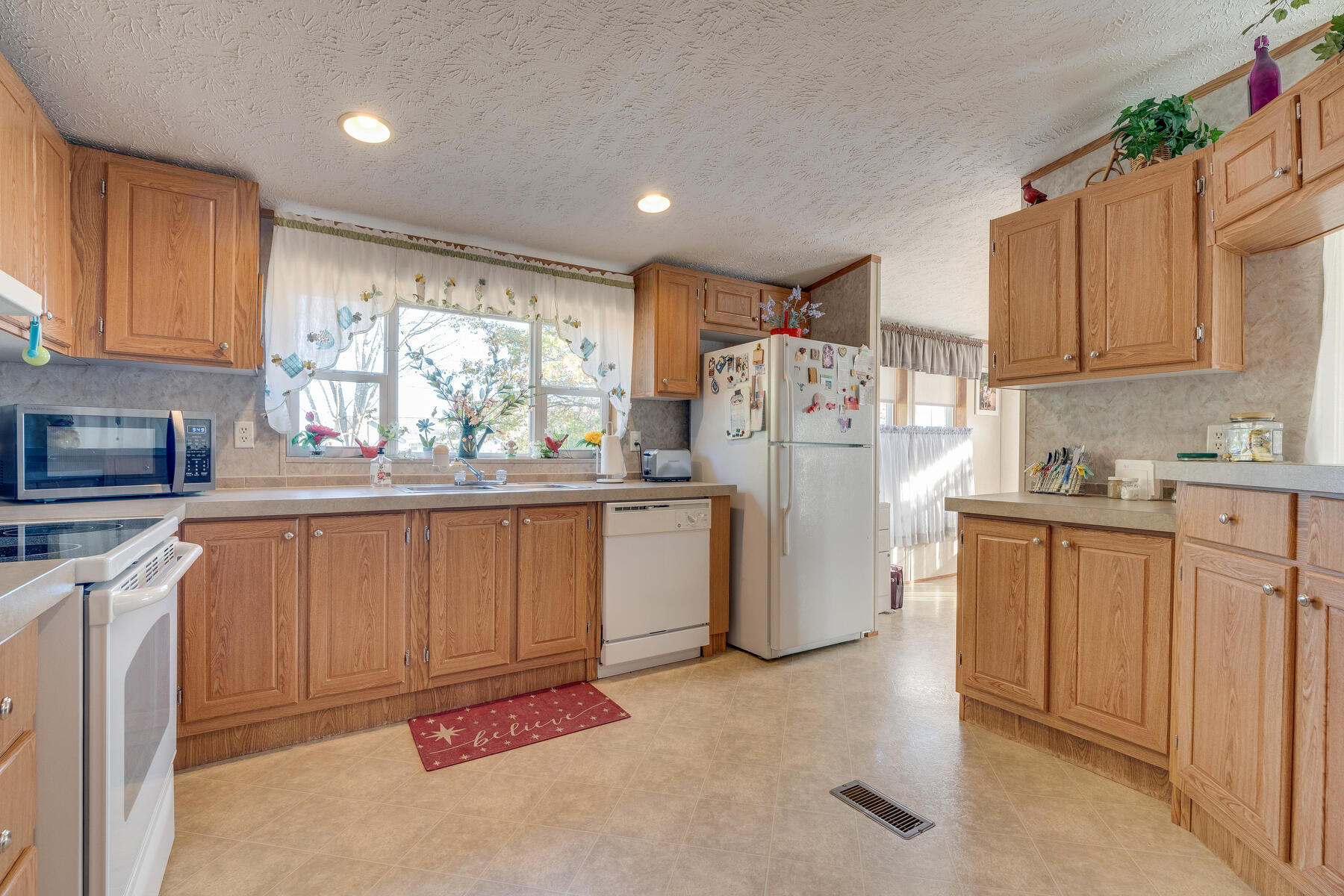 425 Oak Hills Road Mosheim, TN 37818 - Photo 10 of 25 011