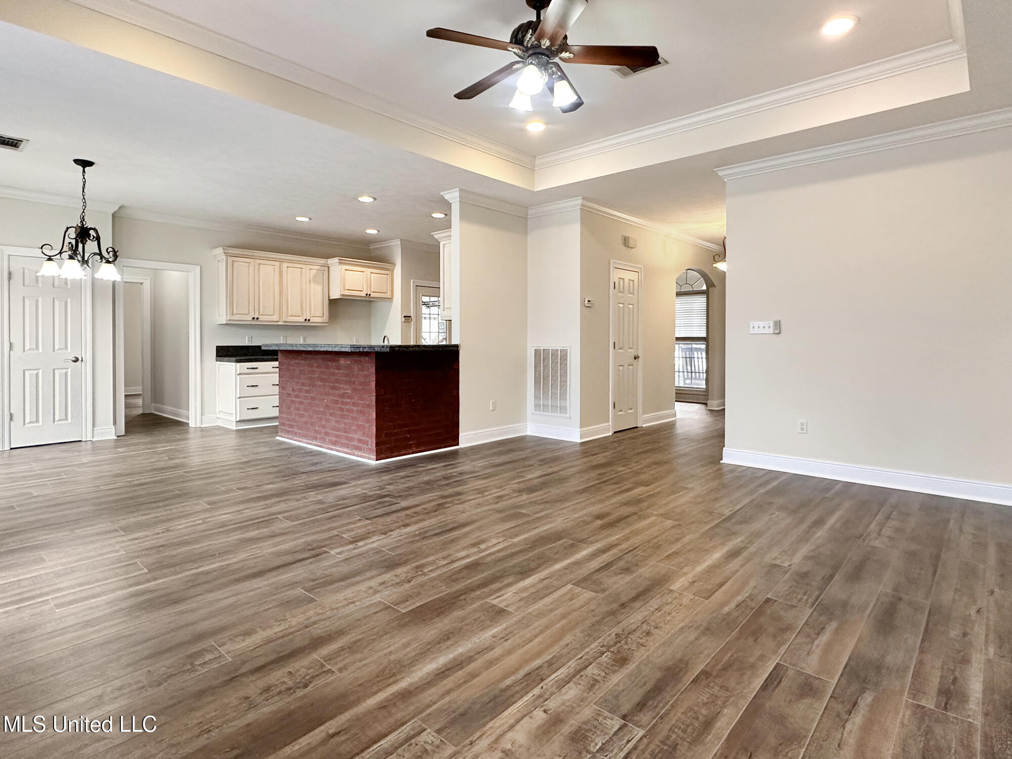 111 Luther Walker Road Meridian, MS 39301 - Photo 15 of 29 Living