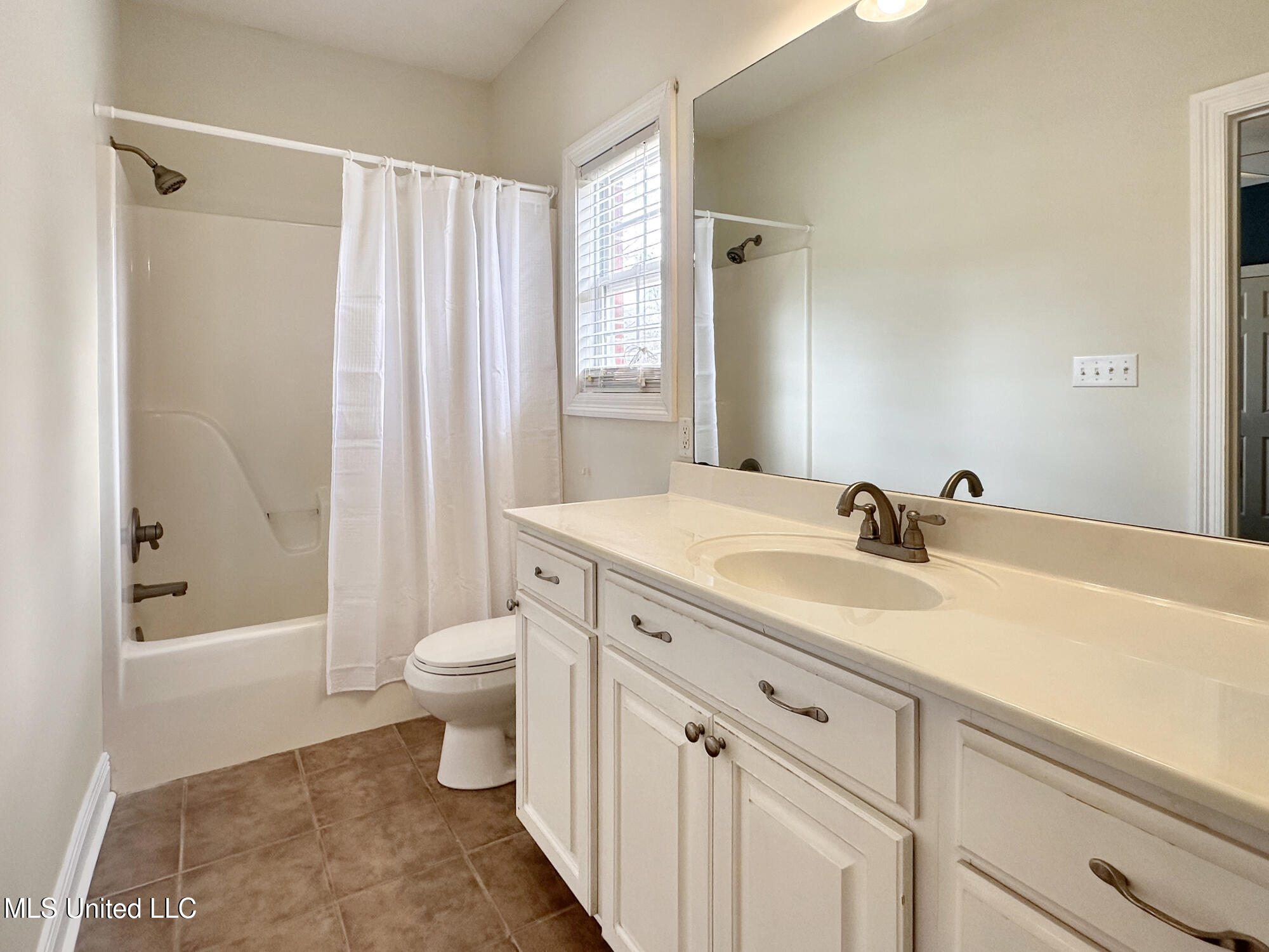111 Luther Walker Road Meridian, MS 39301 - Photo 24 of 29 Guest Bath for 2 & 3 rooms