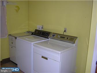 133 West Elm Street Shillington, PA 19607 - Photo 5 of 10 Gallery Image 5