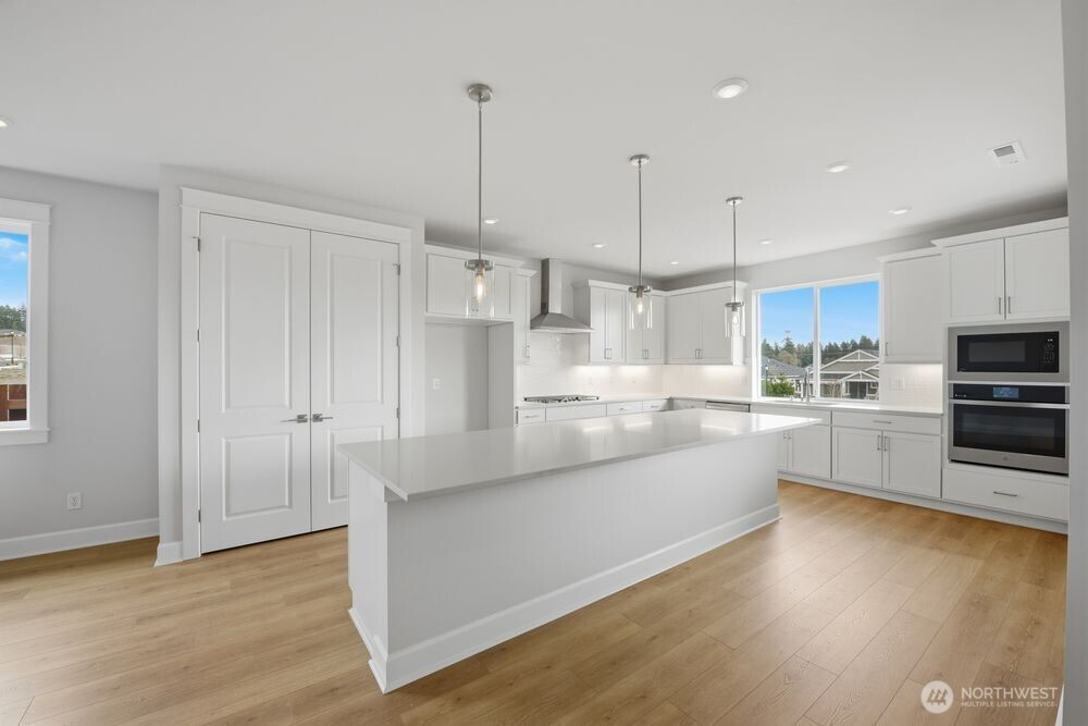 2926 Balsamroot Drive Southeast Lacey, WA 98513 - Photo 2 of 29