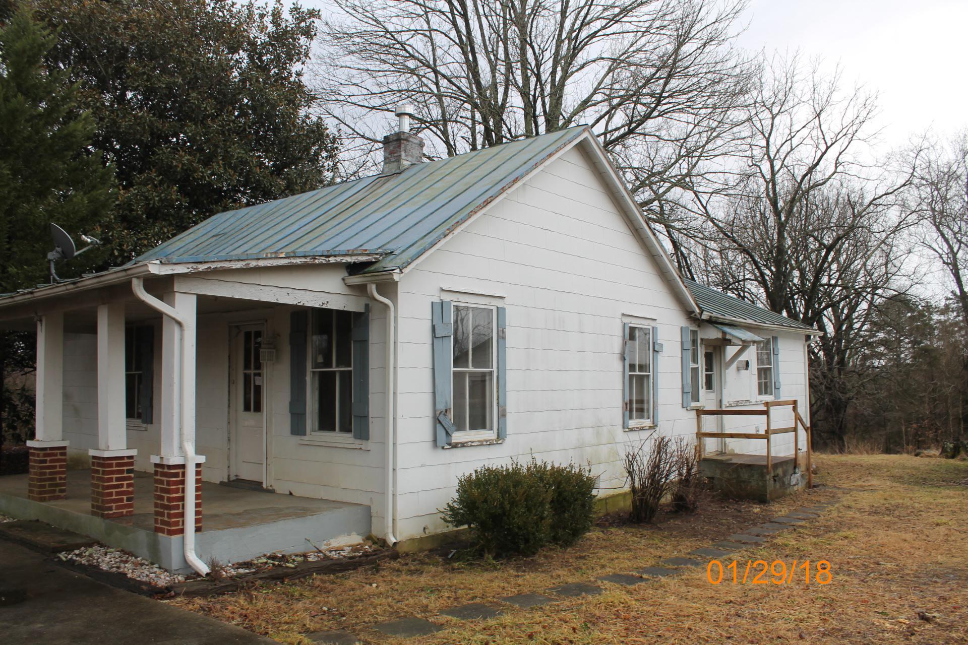 1554 Irving Road Thaxton, VA 24174 - Photo 3 of 17 IMG_2920 dated