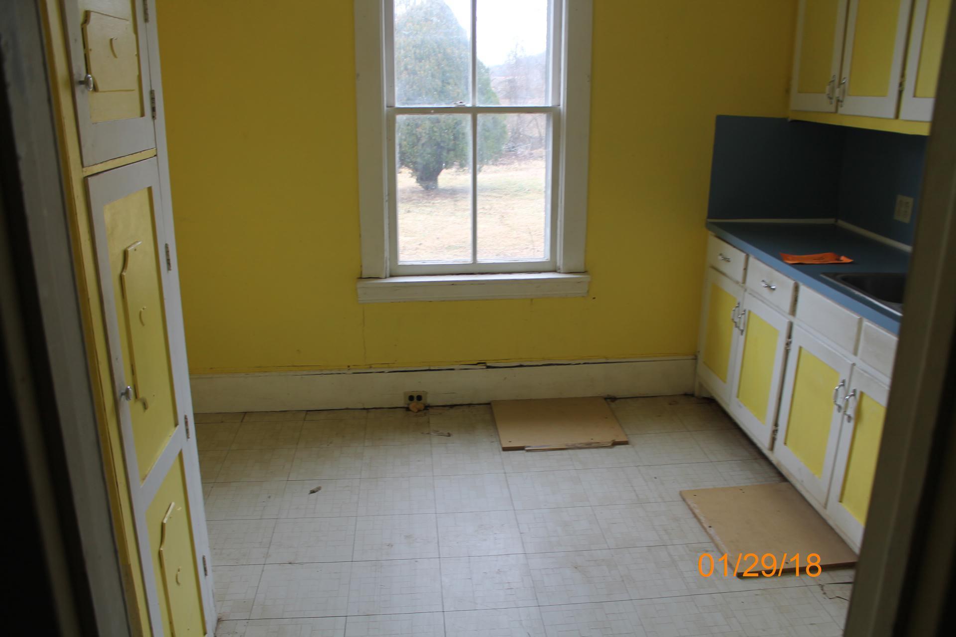 1554 Irving Road Thaxton, VA 24174 - Photo 8 of 17 IMG_2931 dated