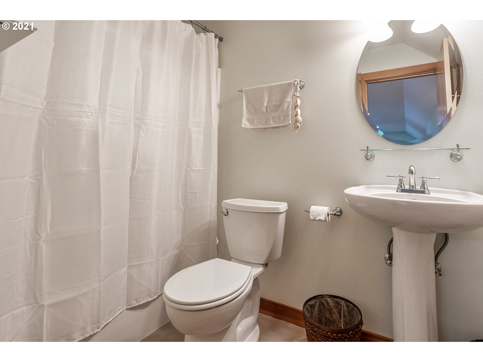 23360 South Viola Welch Road Beavercreek, OR 97004 - Photo 20 of 31 Gallery Image 20