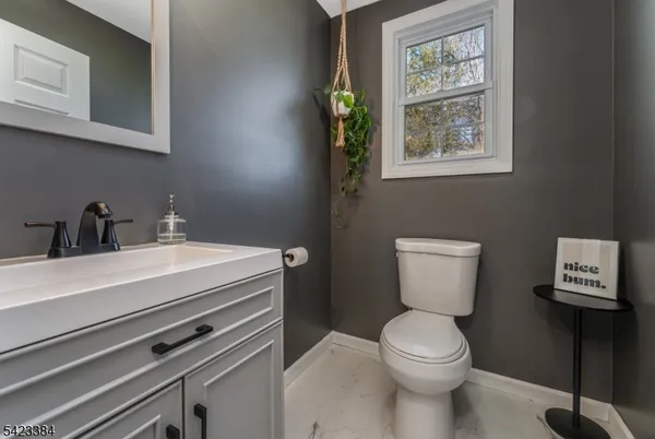 $424,900 | 111 Lommason Glen Road, Belvidere, NJ 07823