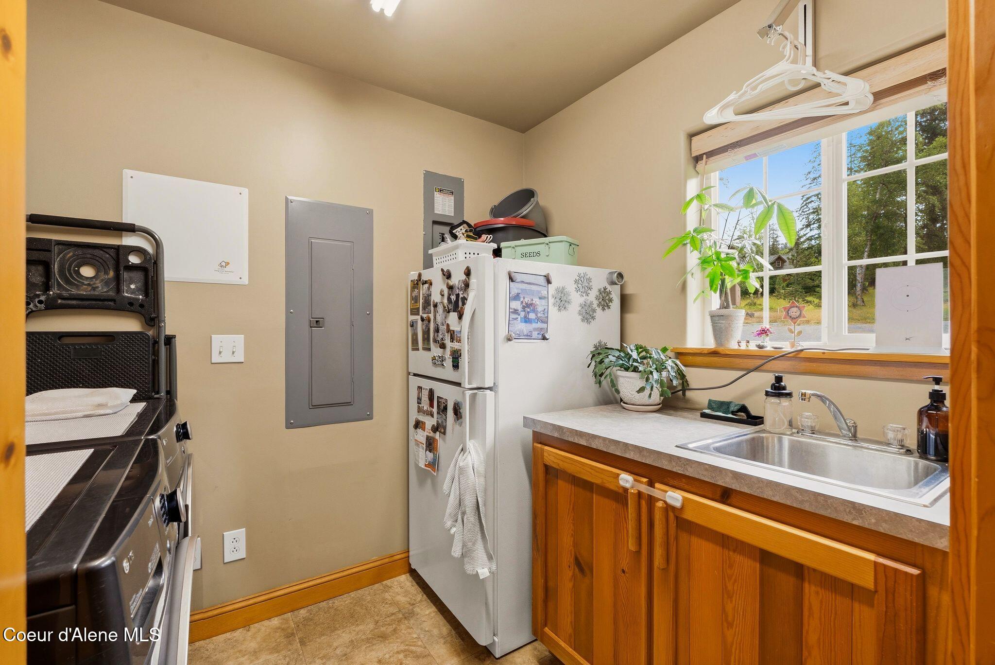 235 Kiebert Loop Hope, ID 83836 - Photo 33 of 97 Bathroom